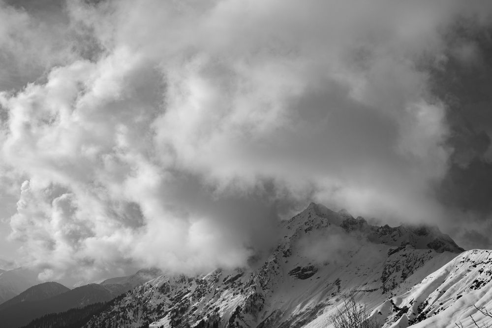 Открылся пик горы