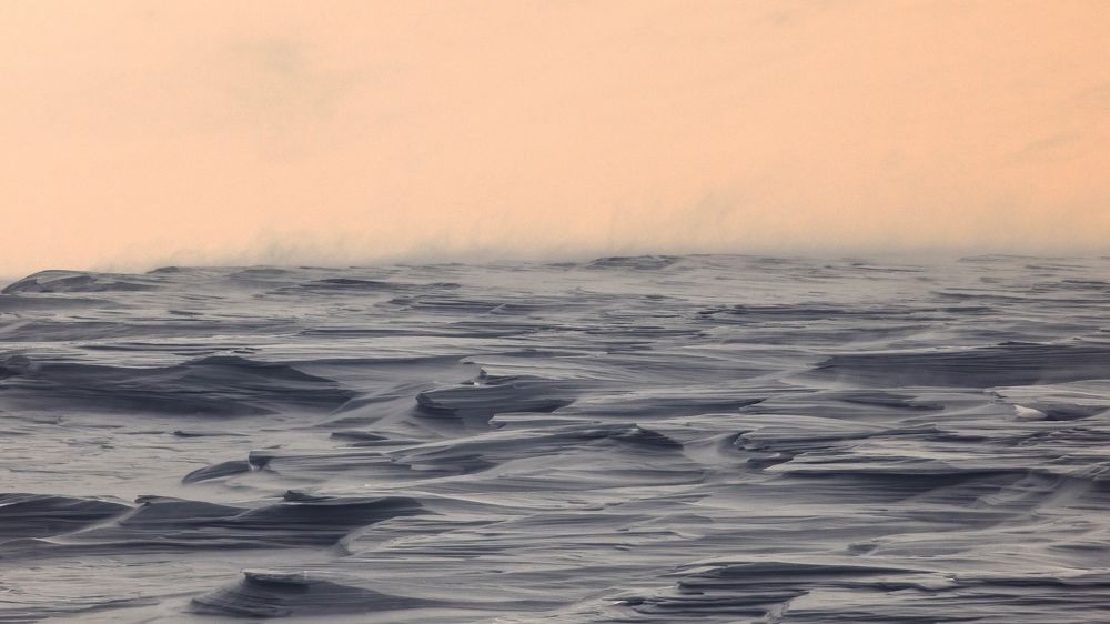 Закат на вершине холма