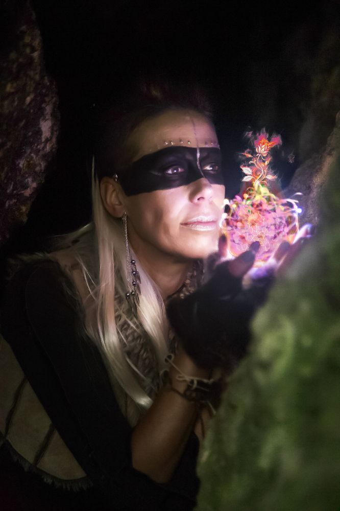 Шаманка и магический огонь