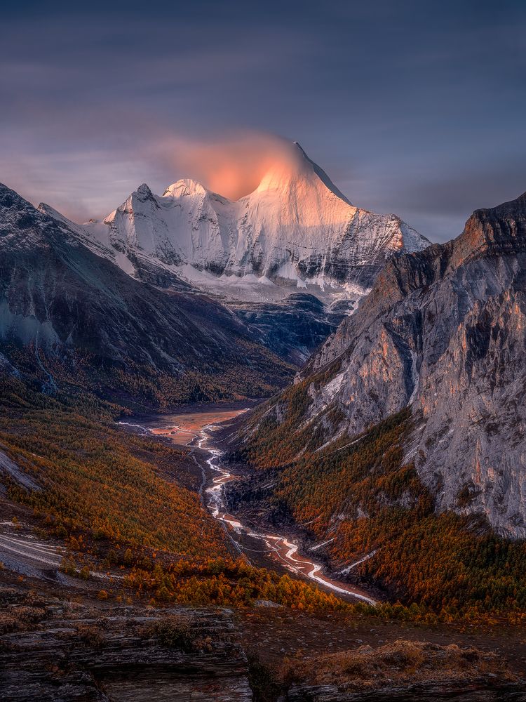 Sunrise in Yangmaiyong
