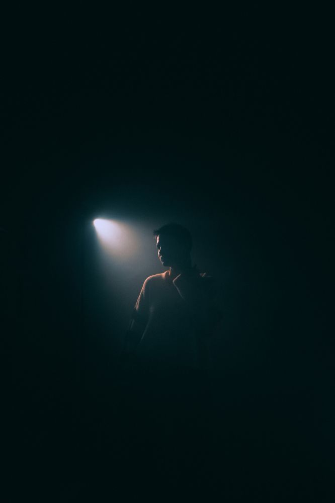 В непроглядной тьме