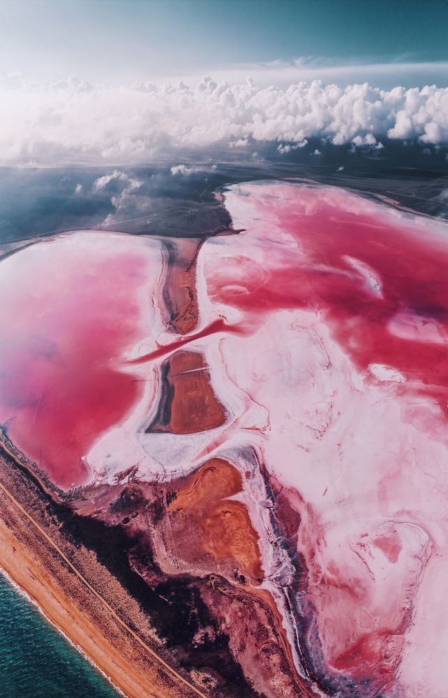 Розовое озеро