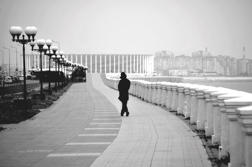 Холодный      август