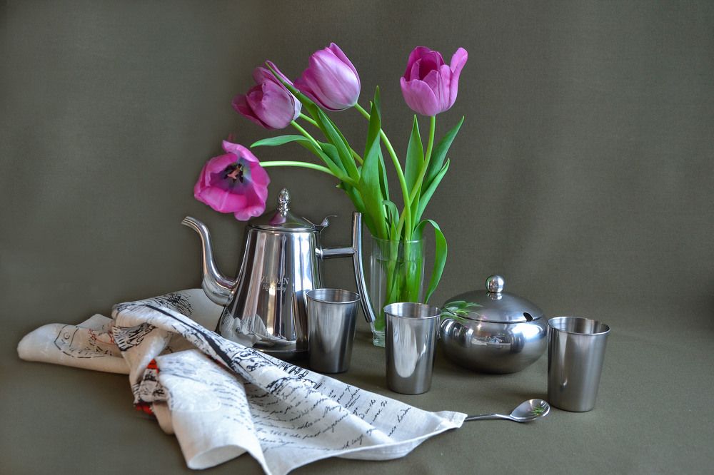 Натюрморт с тюльпанами.