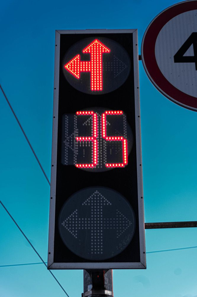 Только направо