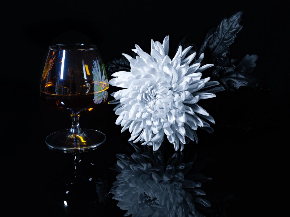 Коньяк с цветком