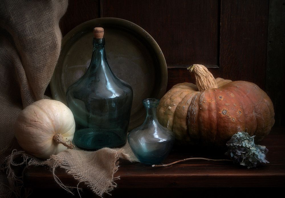 Жили- были две бутыли...