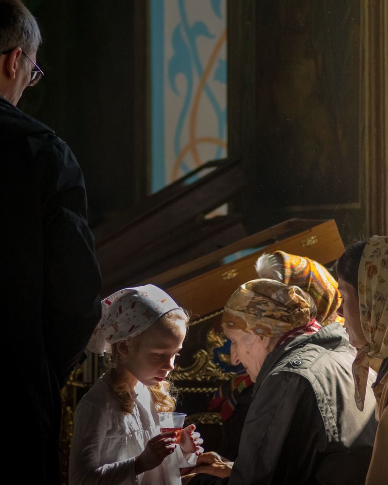 Жизнь идет. Бог вечен.