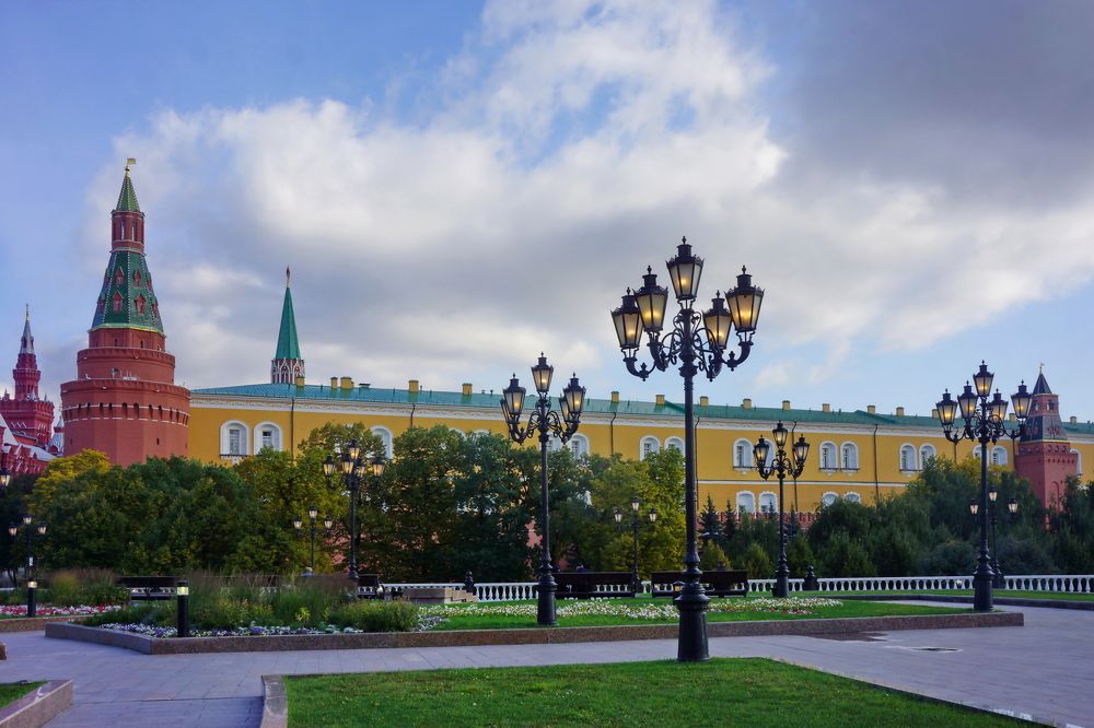 Днем с огнем