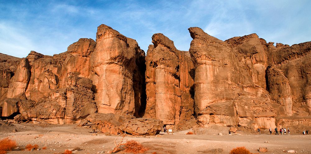 Соломоновы столбы на закате.