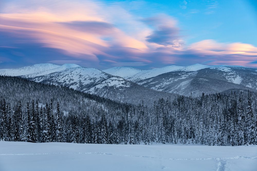 Лентикулярные облака на закате