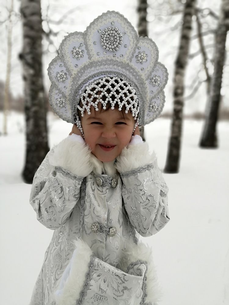 Снежана Сергеевна, снегурка в лесу
