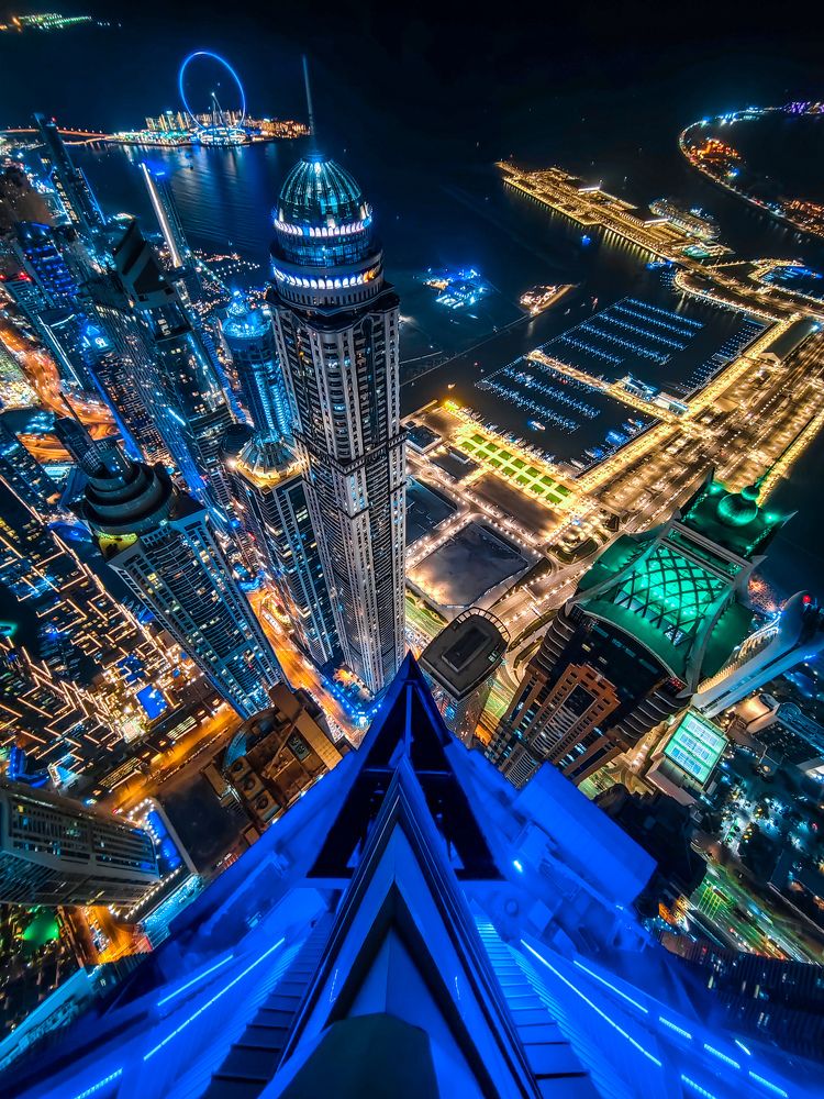 425 метров над Мариной