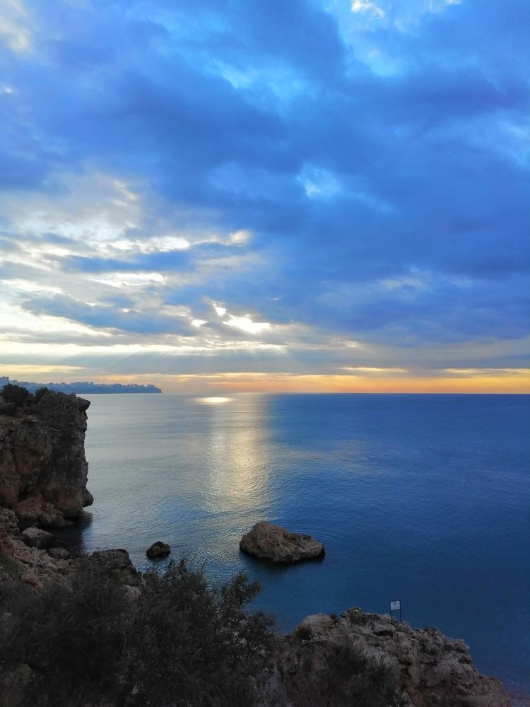 Photograph by Alp Aysgl