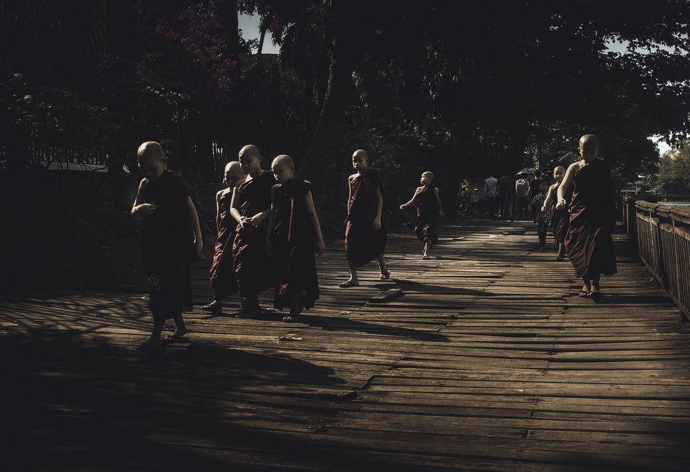 Little monk on the Kandawgyi Lake
