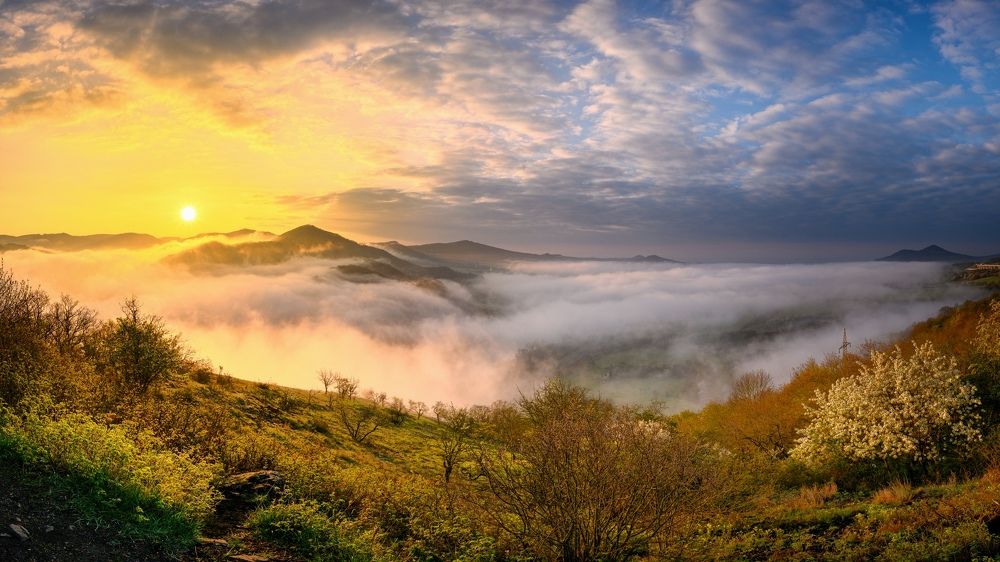 Spring sunrise at Porta Bohemica