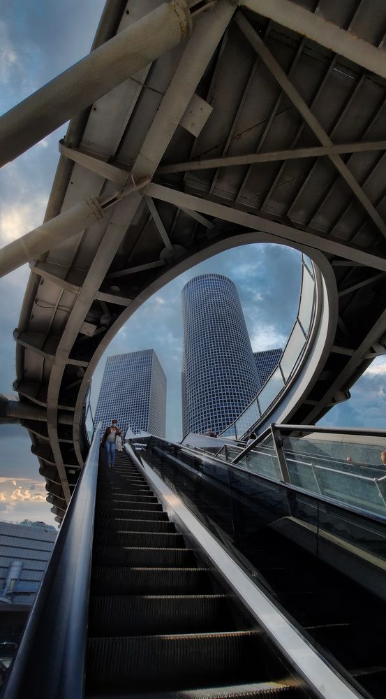 Сверху вниз...