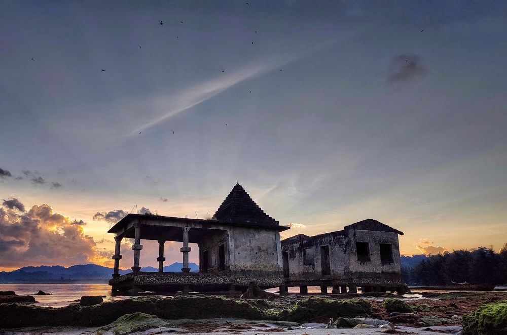 The ruined temple