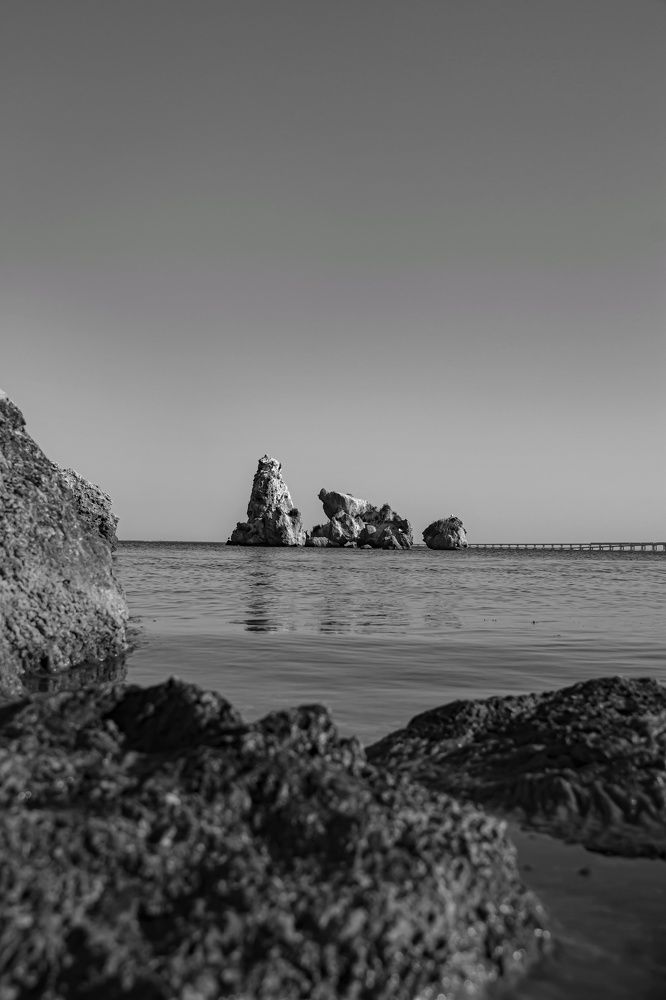 Камни в море...