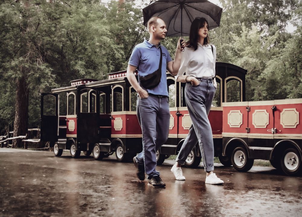 А сама-то величава, выступает, будто пава.