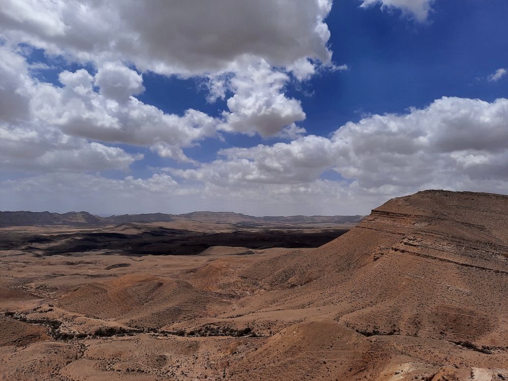 кратер Ерухам