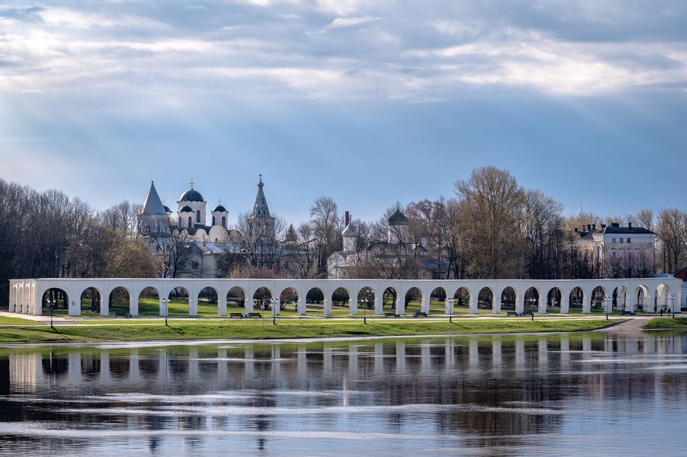 Великий Новгород. Ярославово дворище и Древний торг.