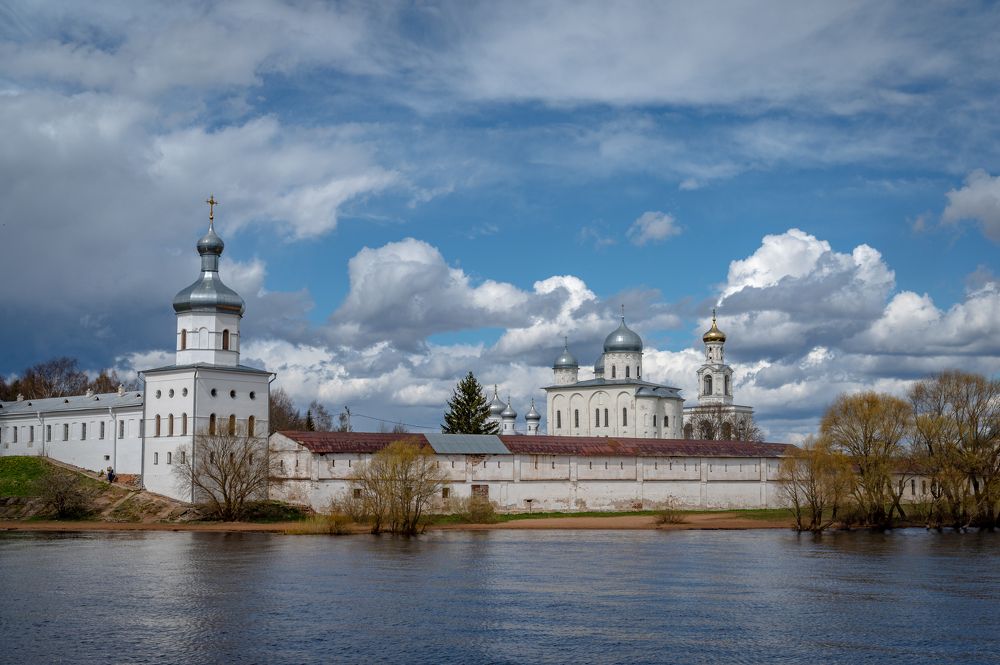 Фотография автора Андрей Васильев