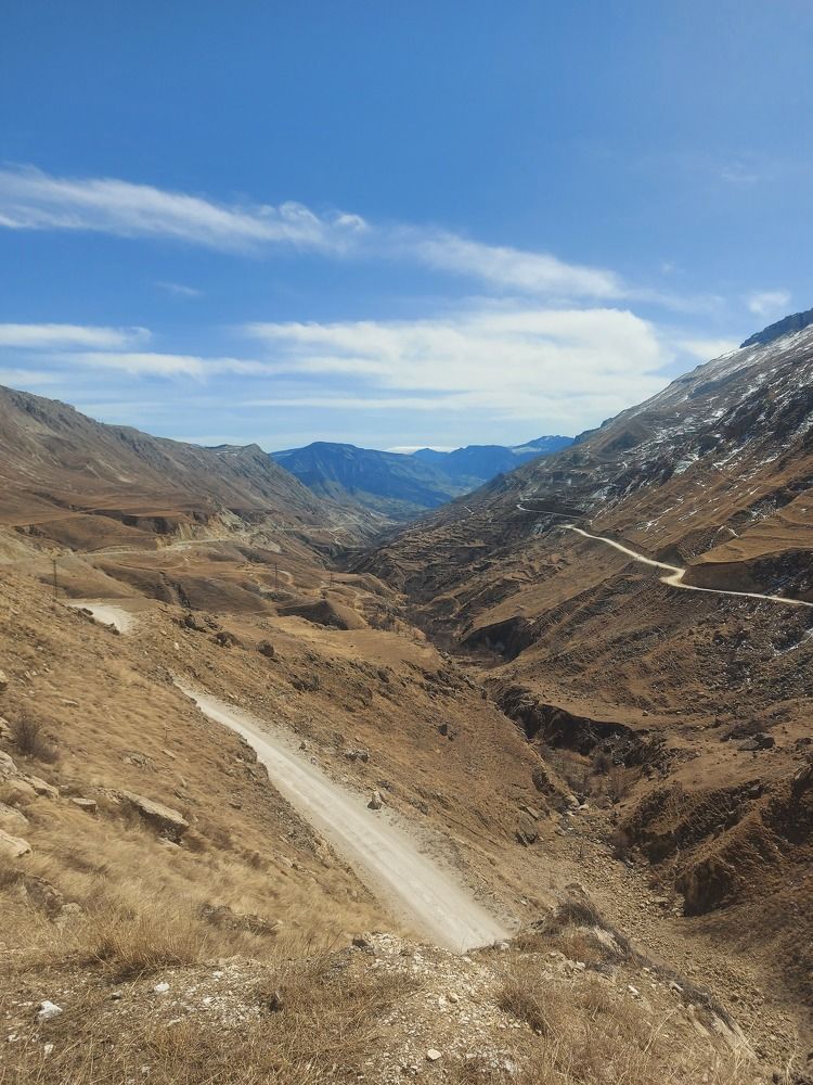 Дорога высоко в горы