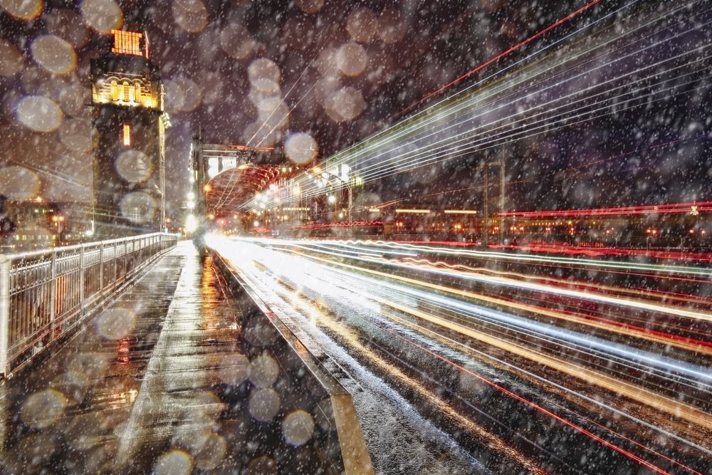 Ливень на мосту