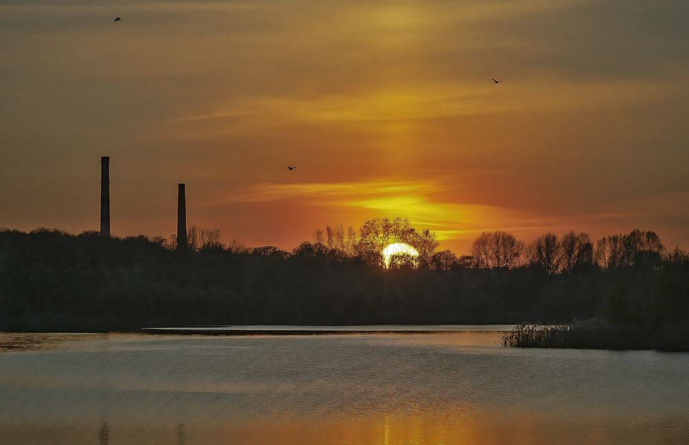Закат над Волотовским озером.