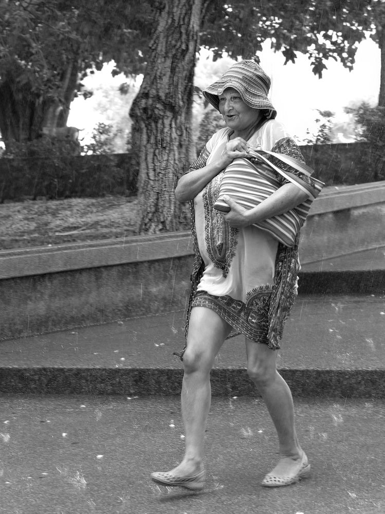 Жизнь прекрасна.  Life is wonderful.