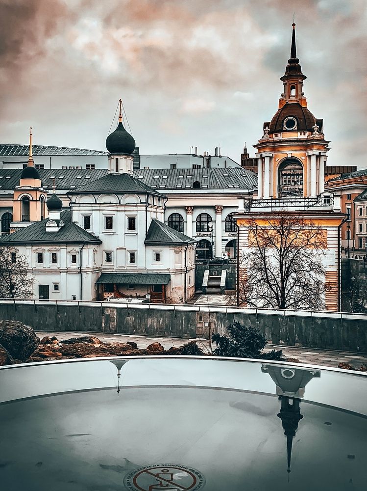 Тучи над городом встали