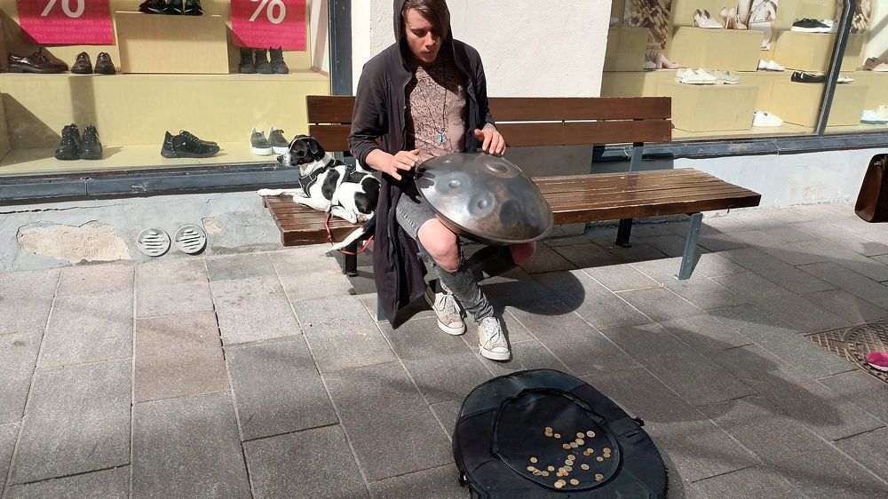 Уличный  музыкант