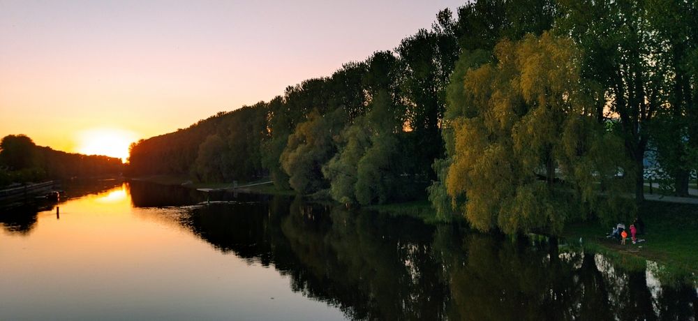 Речной закат