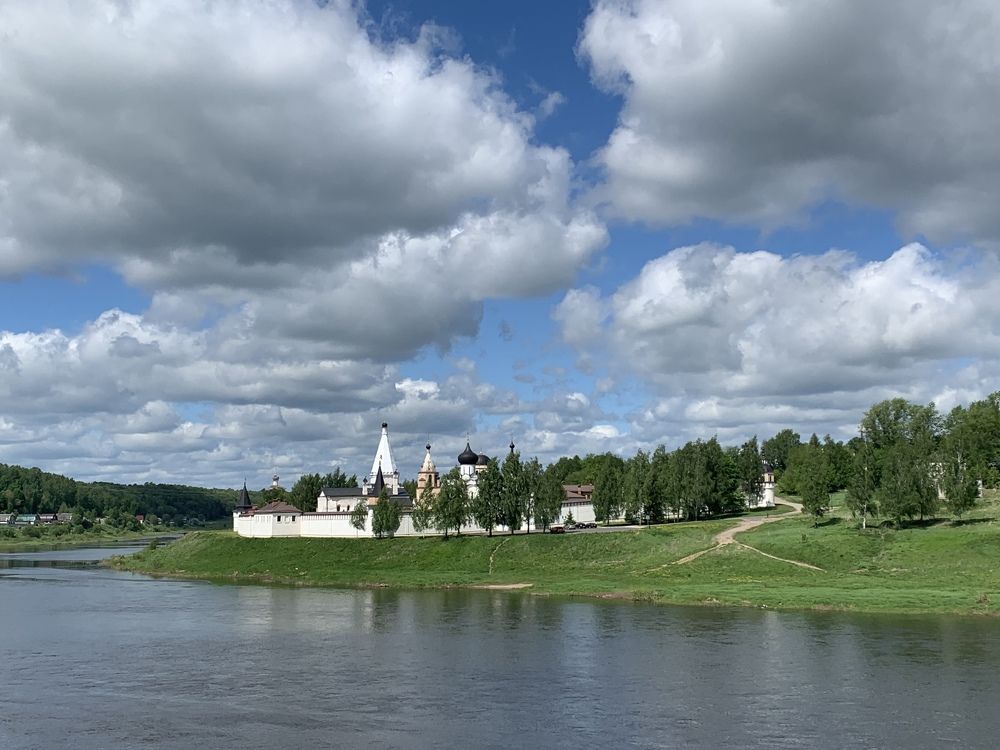 Ста́рицкий Свя́то-Успе́нский монастырь — православный мужской монастырь в Тверской епархии.