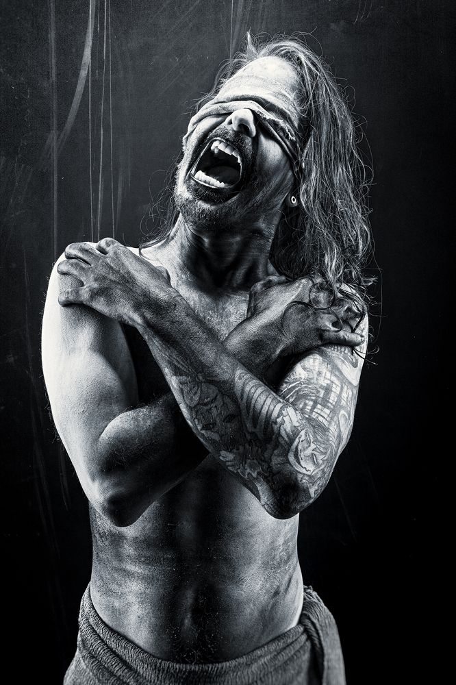 Photograph by Cédric Brion Clavicule-pics