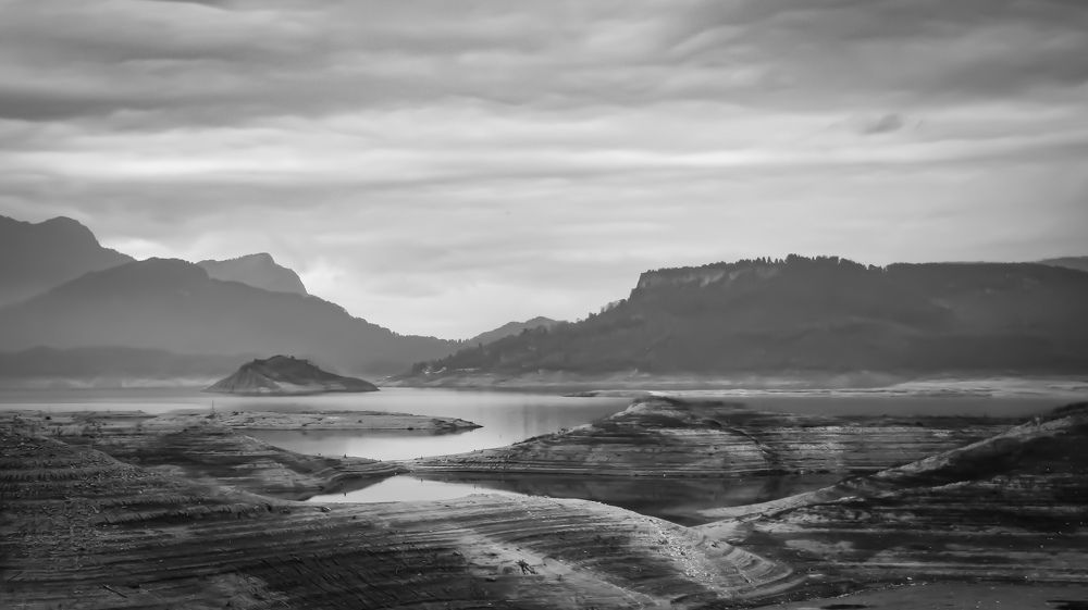 Photograph by Alp Aysgl