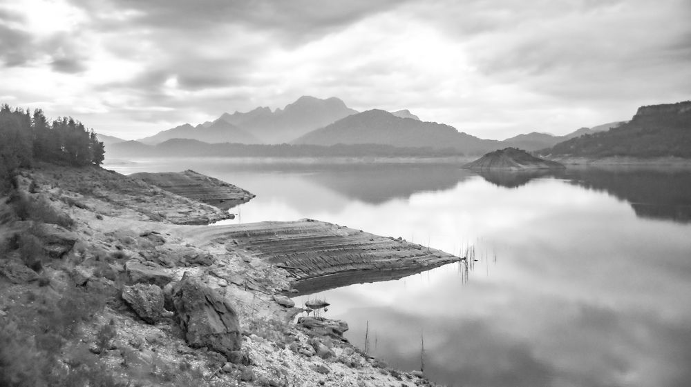 Photograph by Alp Aysgl