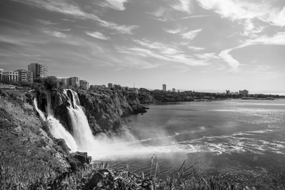 Photograph by Alp Aysgl