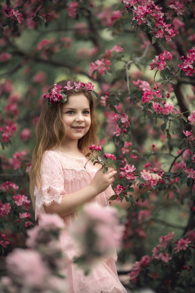 Розовая весна