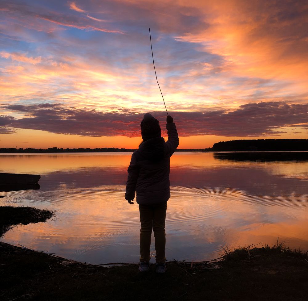 Закат над озером