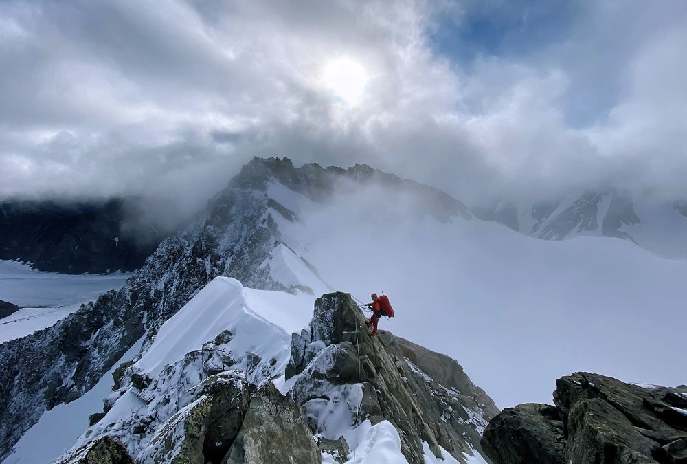 No fear! On the way to the top of Beluga mountain..