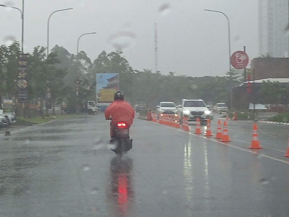 When it rains on the street