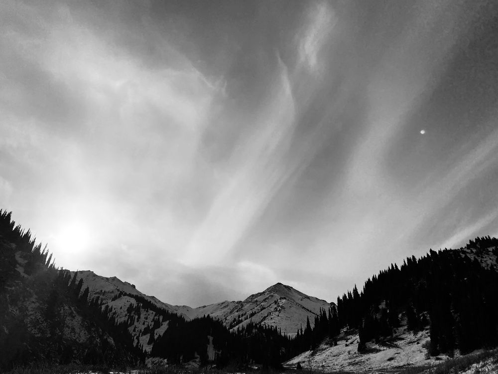 Бескрайнее небо над горами