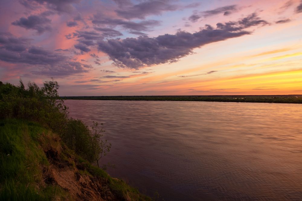 Рассвет над Двиной.