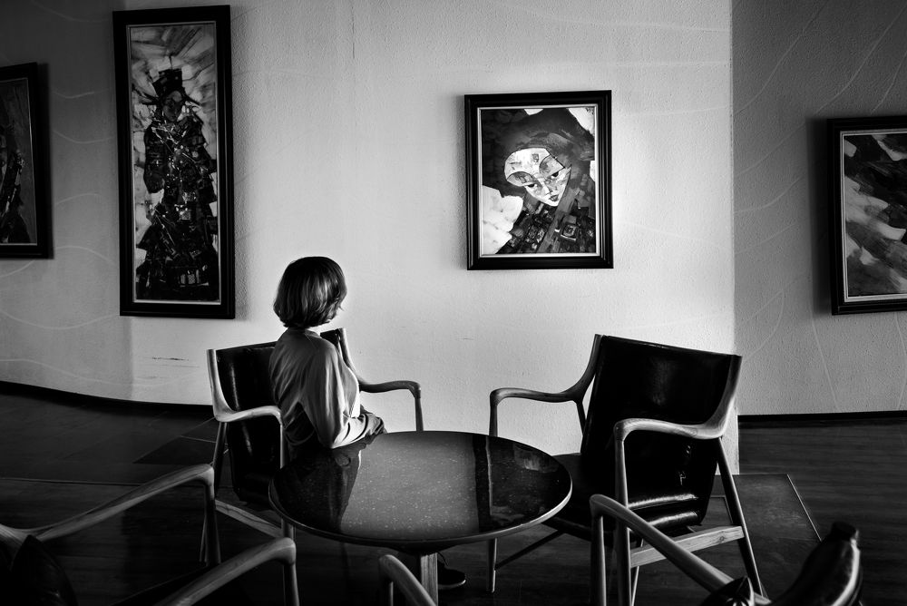 The girl and the picture