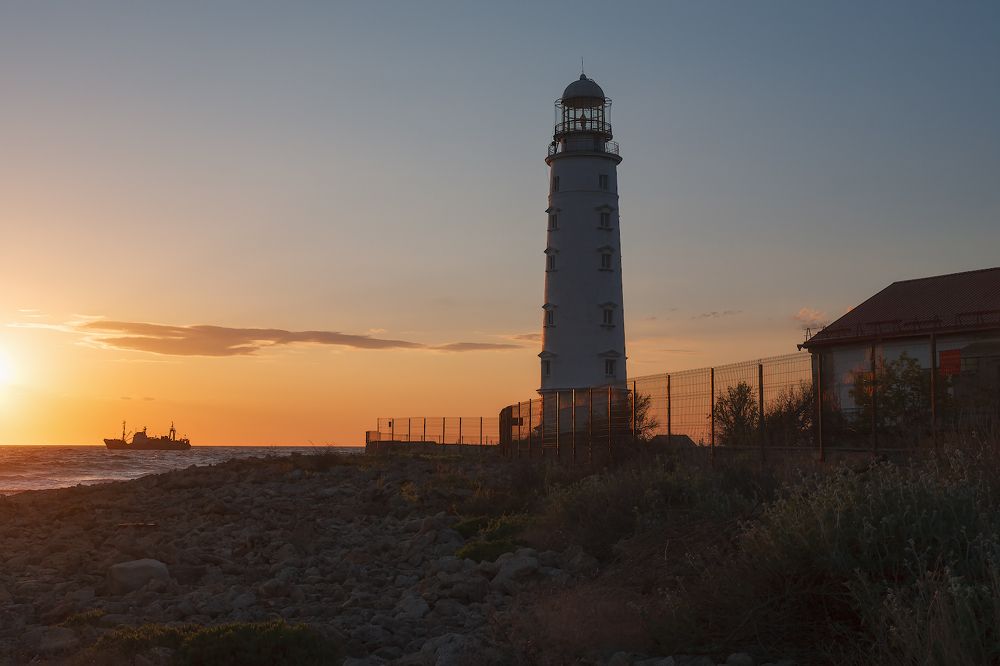 Севастополь, вечер...всегда разный.
