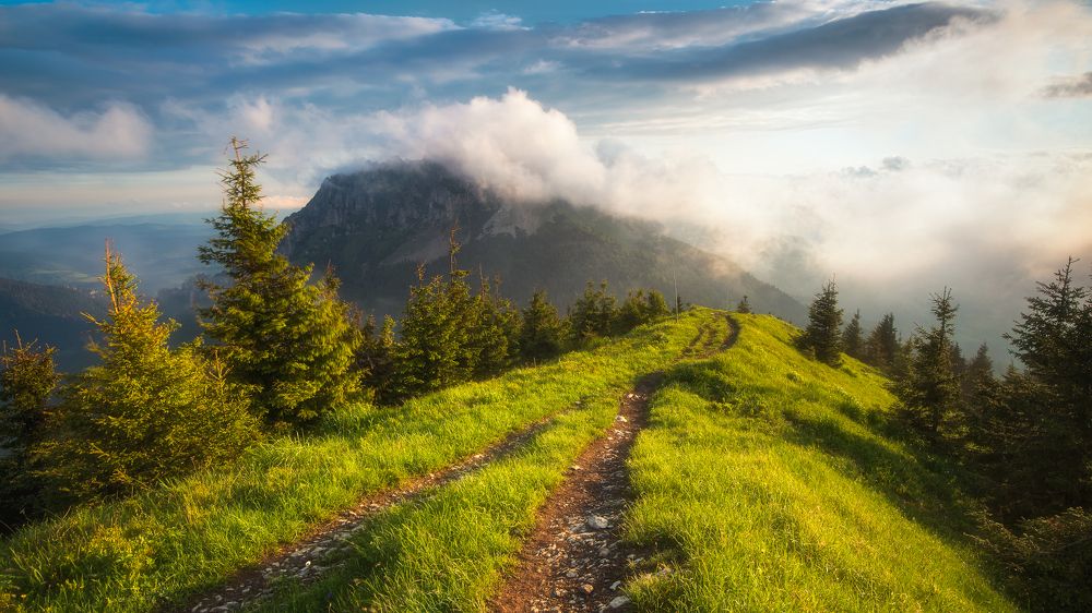 Along the Fatran footpaths...