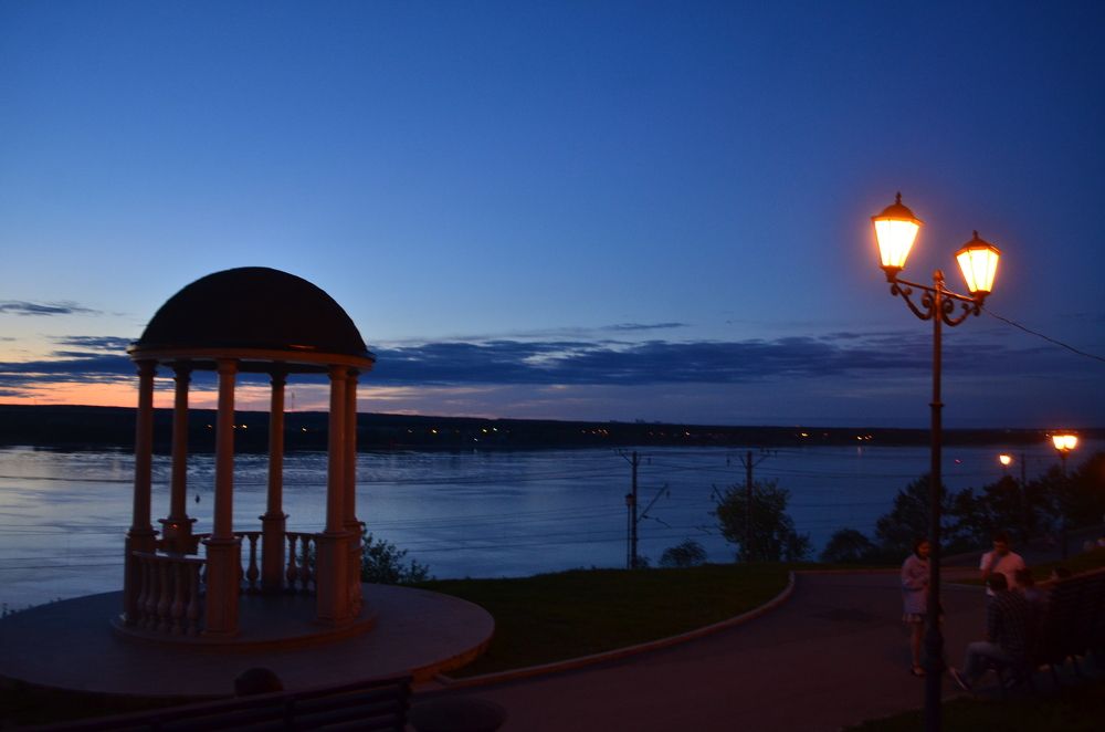 Ротонда вечером