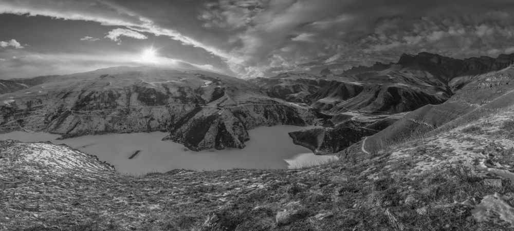 Под крыльями небес